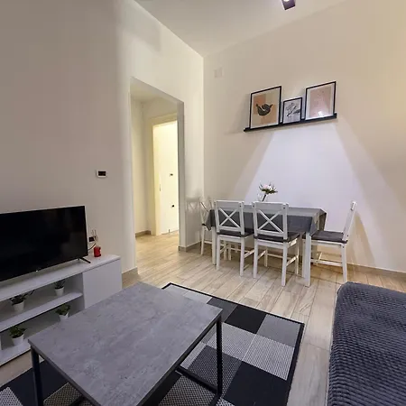 Center Apartment *